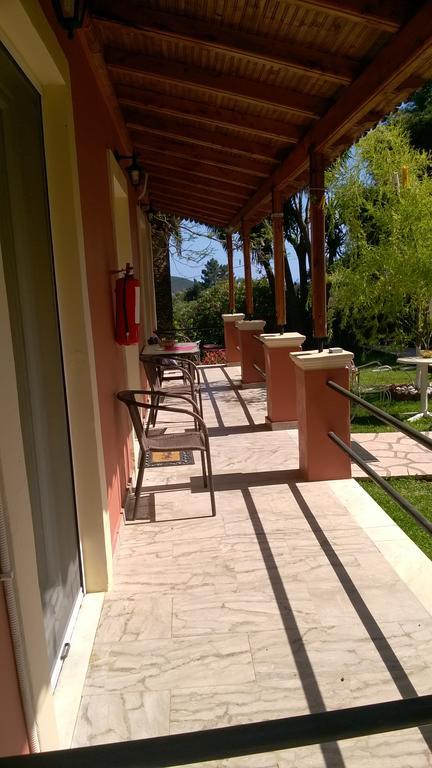Bozikis Apartments & Studios Палеокастріца Номер фото