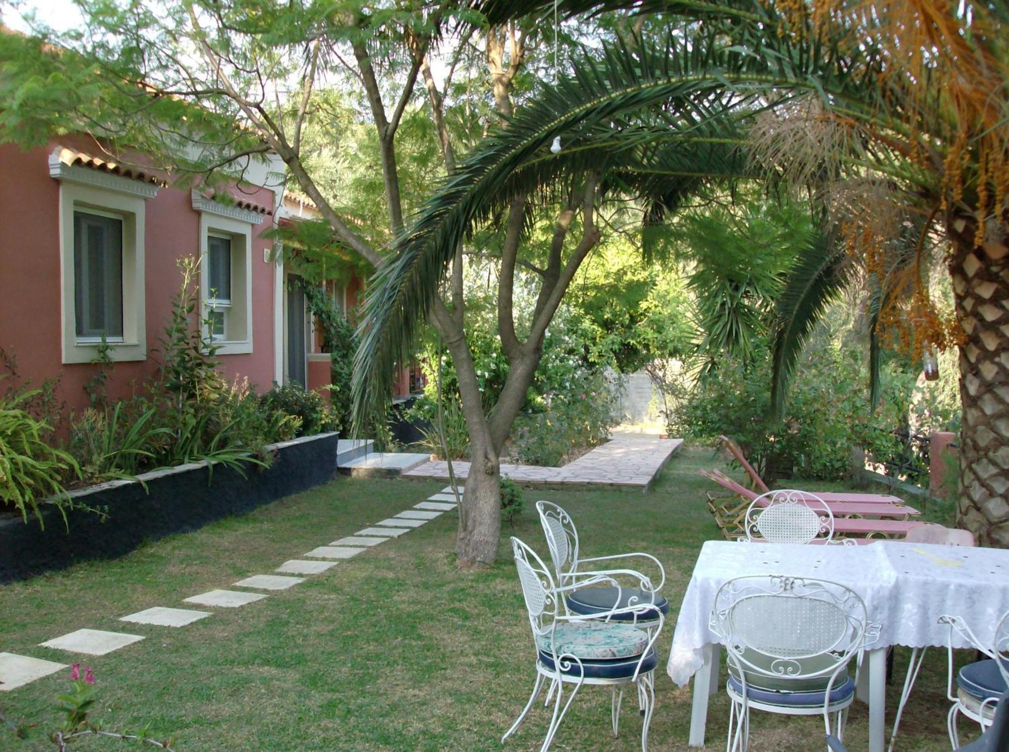 Bozikis Apartments & Studios Палеокастріца Екстер'єр фото